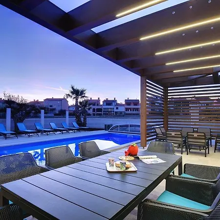 Lena Holiday home Pula