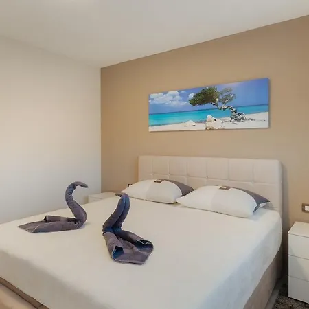 Lena Holiday home *