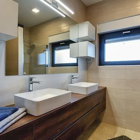 Lena Holiday home *