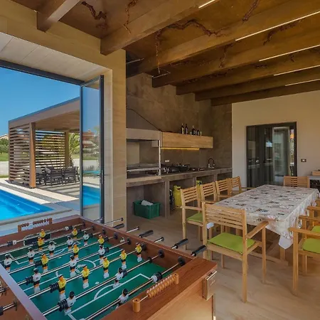 Lena Holiday home Pula