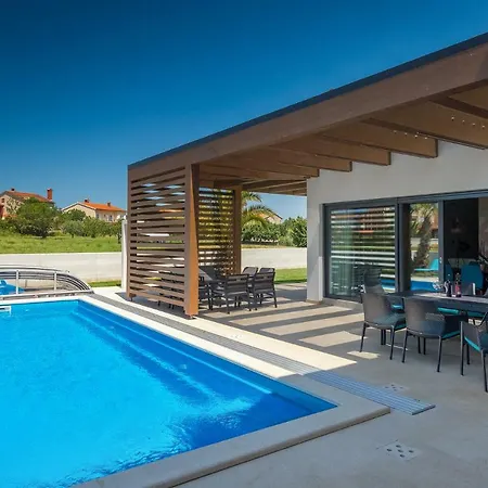 Holiday home Lena Pula